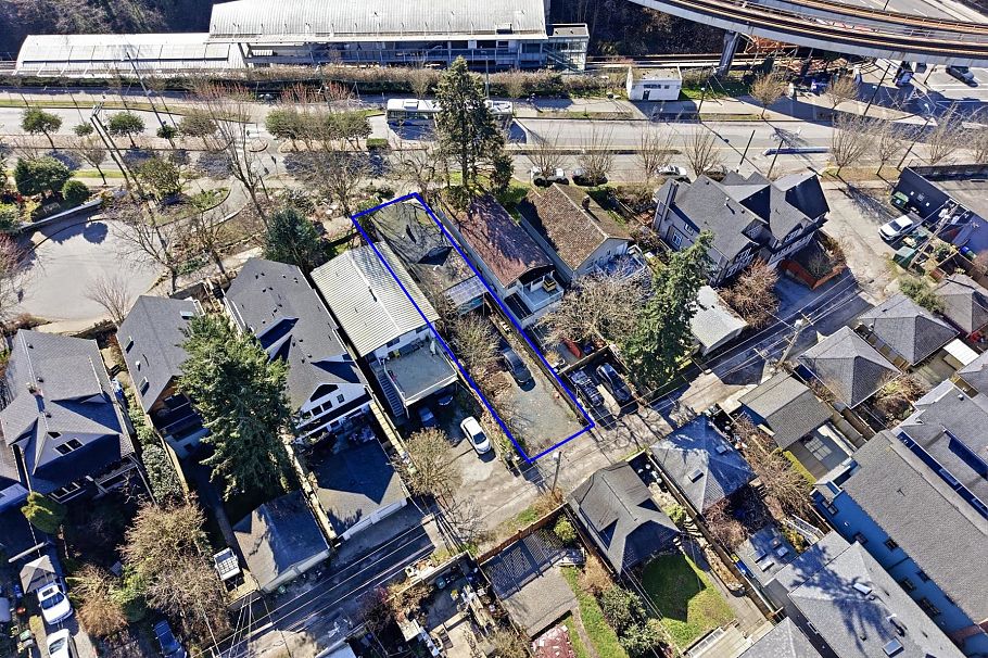 1757 E 8th Avenue Vancouver, BC - 14