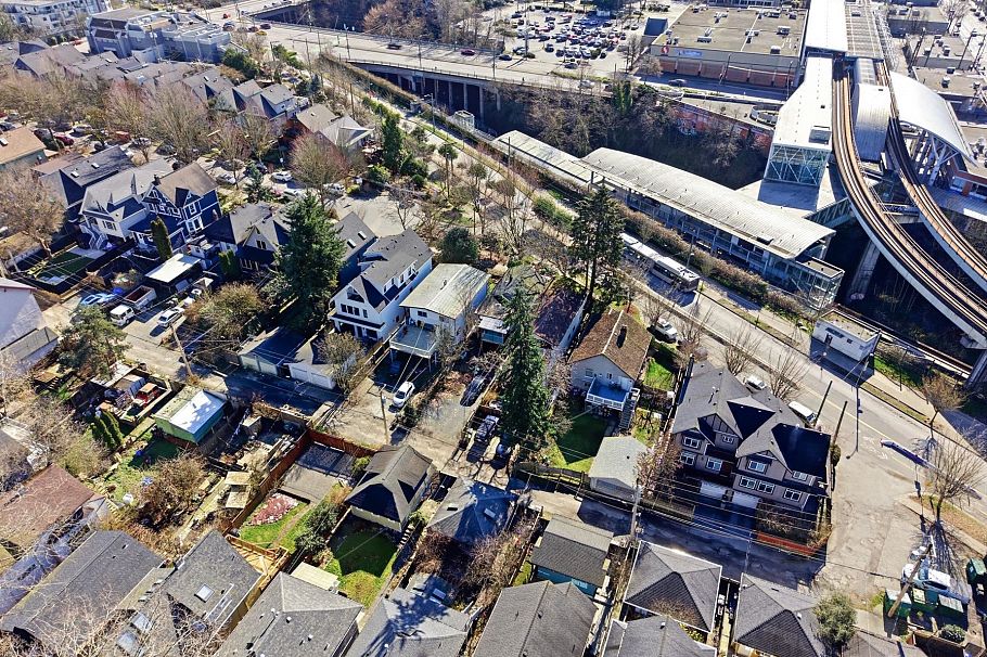 1757 E 8th Avenue Vancouver, BC - 10