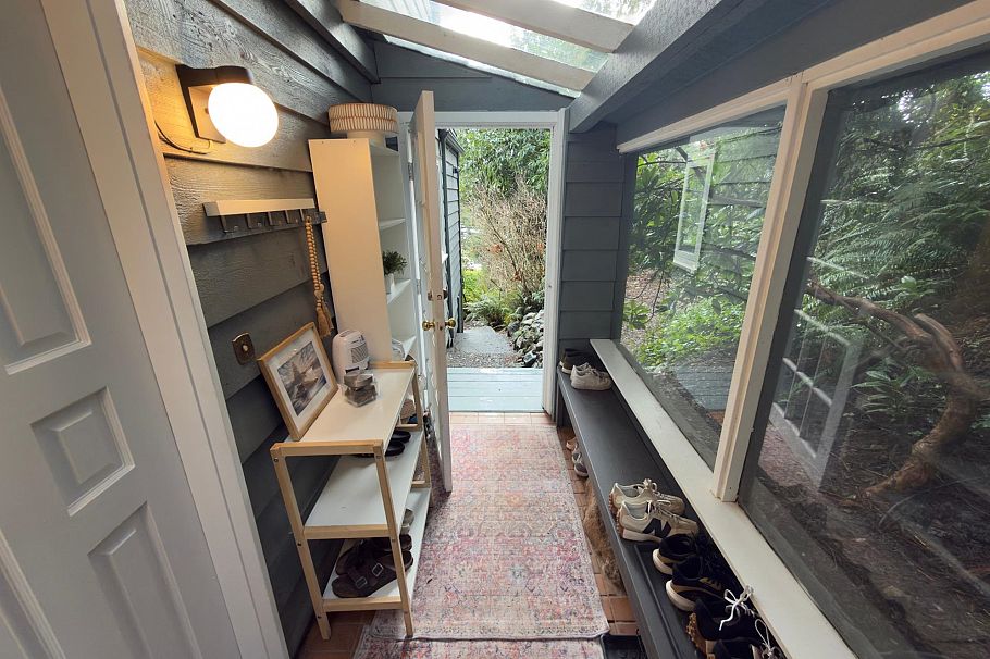 2711 Panorama Drive North Vancouver, BC - 2