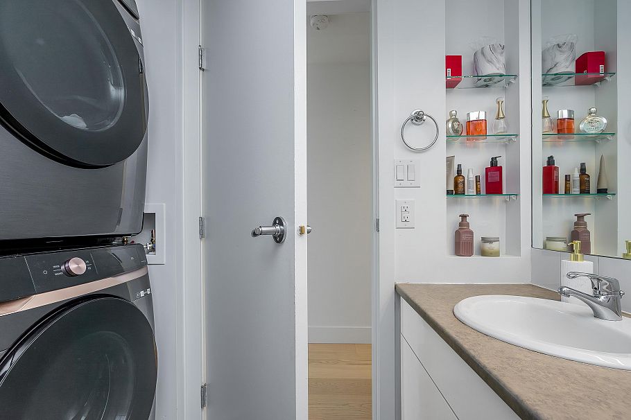 2006 501 Pacifc Street Vancouver, BC - 23