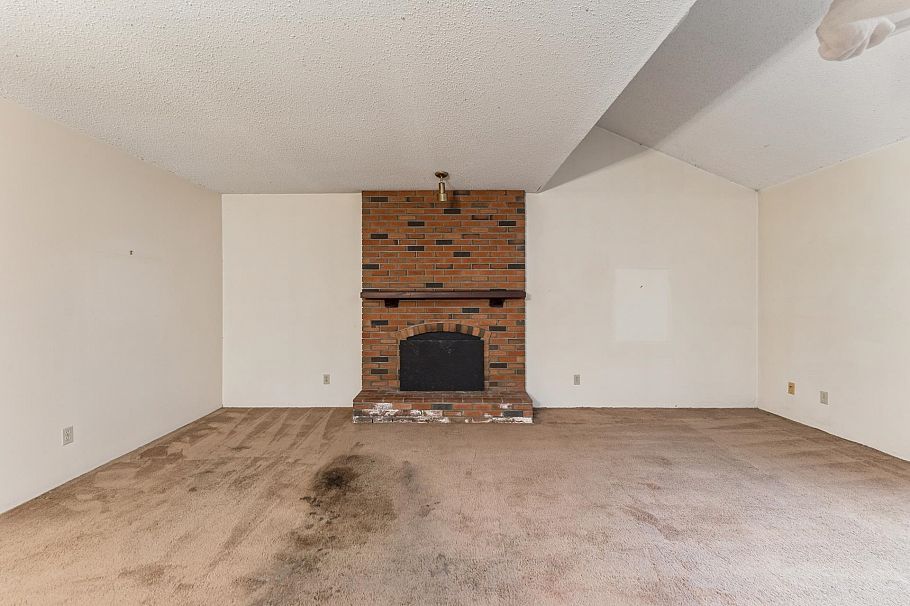 1494 Ross Road North Vancouver, BC - 5