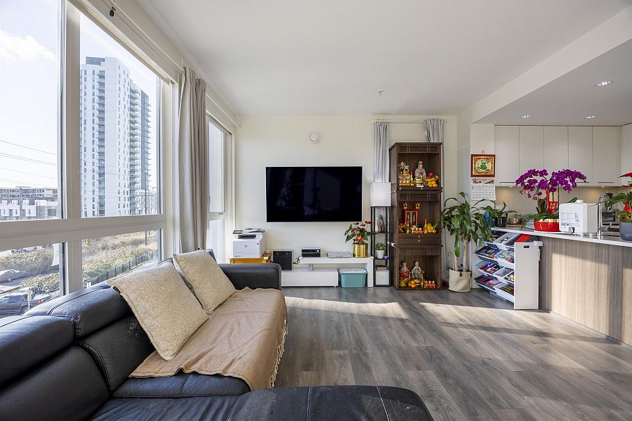 305 8580 River District Crossing Vancouver, BC - 12