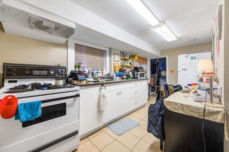 1032 E 49th Avenue Vancouver, BC - 10