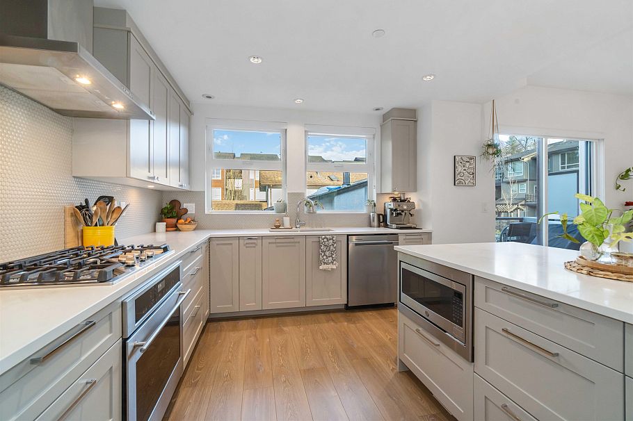 8 856 Orwell Street Vancouver, BC - 8