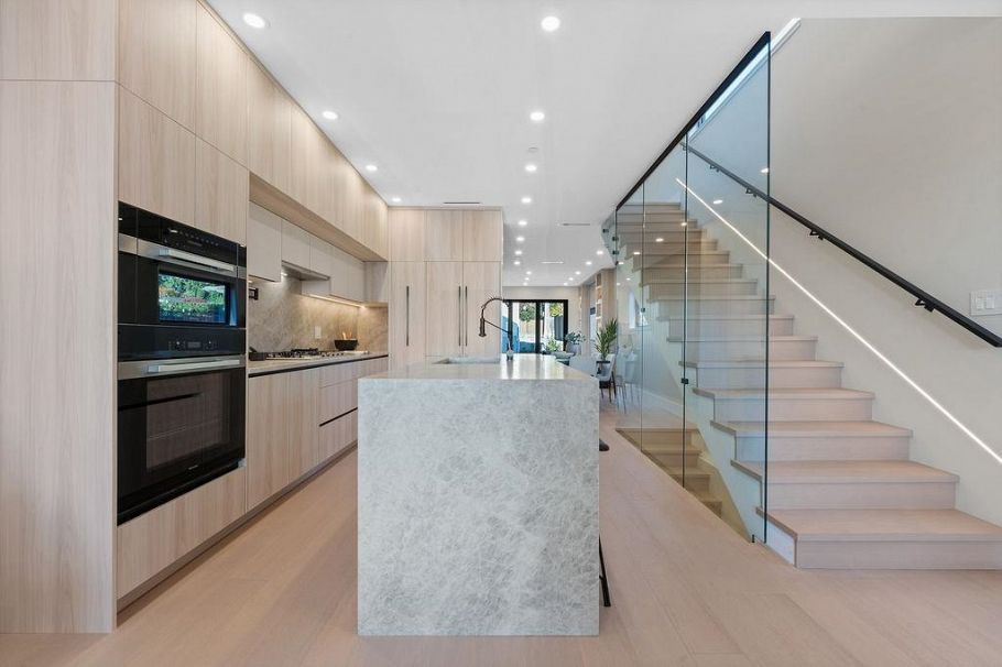 504 E 5th Street North Vancouver, BC - 12