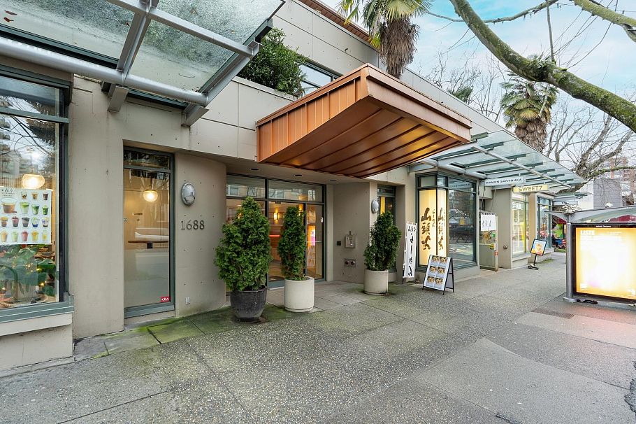 308 1688 Robson Street Vancouver, BC - 21