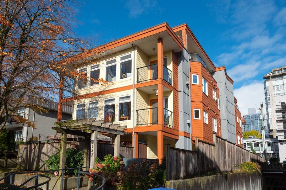 304 152 E 12th Street North Vancouver, BC - 33