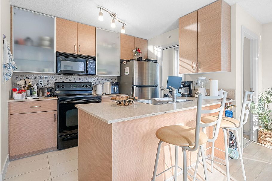 502 909 Mainland Street Vancouver, BC - 14