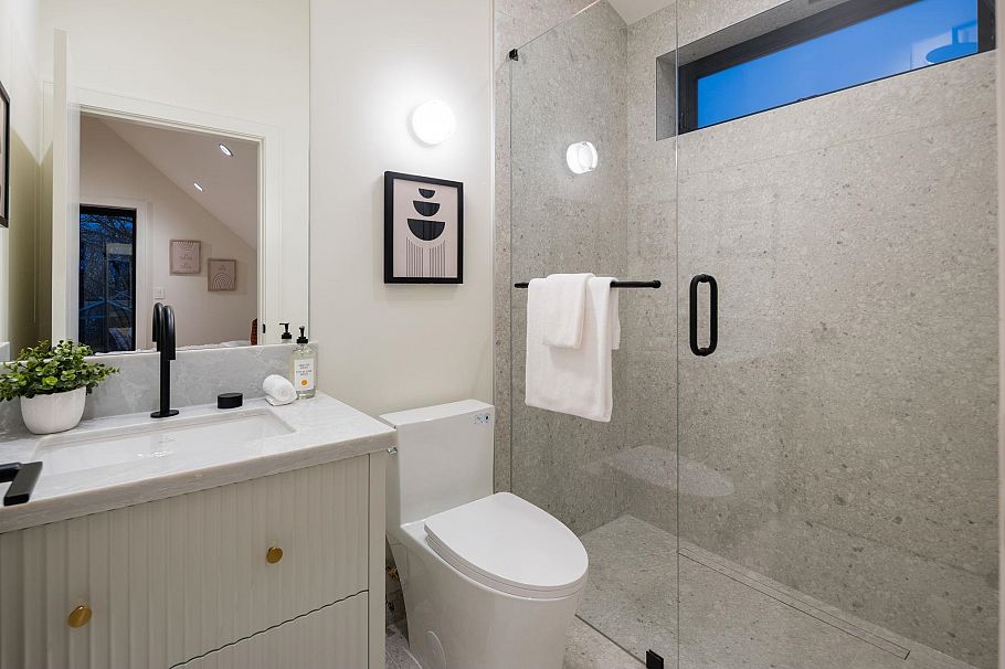 2 3036 W 13th Avenue Vancouver, BC - 26