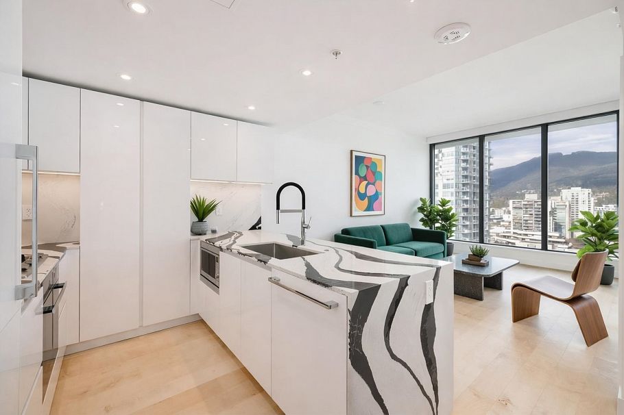 1307 135 E 13th Street North Vancouver, BC - 1