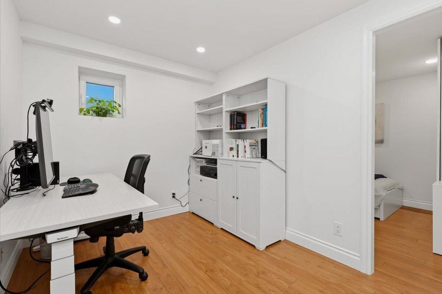 48 1910 Cedar Village Crescent North Vancouver, BC - 25