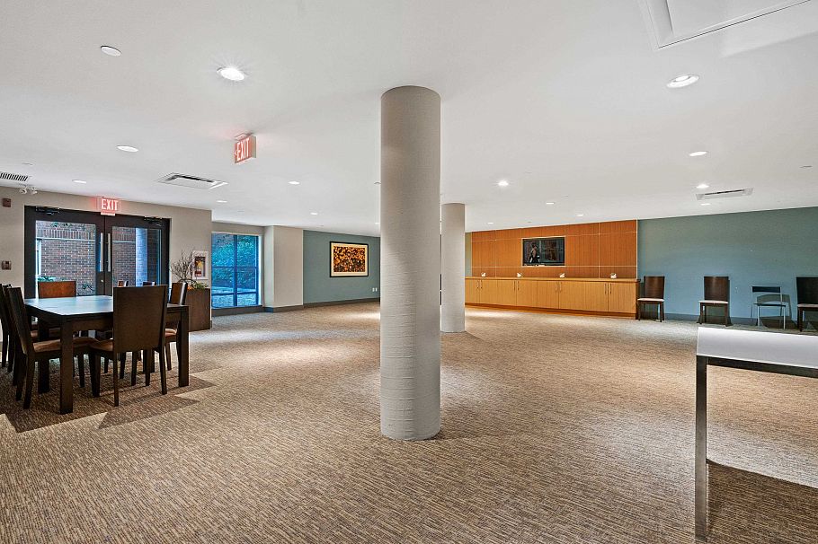 425 119 W 22nd Street North Vancouver, BC - 34