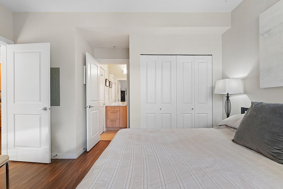 425 119 W 22nd Street North Vancouver, BC - 18