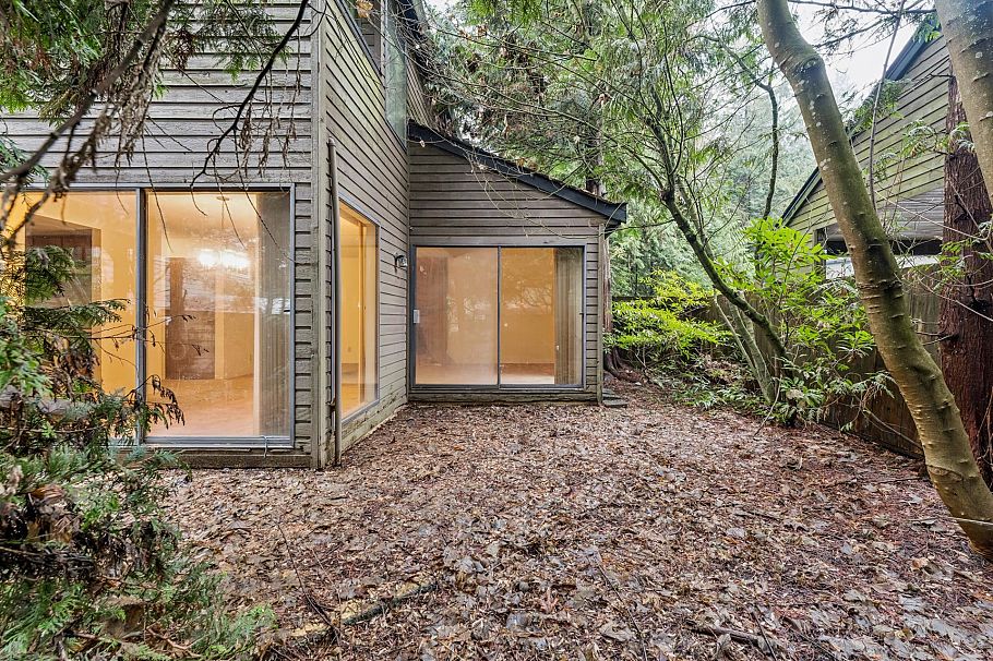 1494 Ross Road North Vancouver, BC - 35