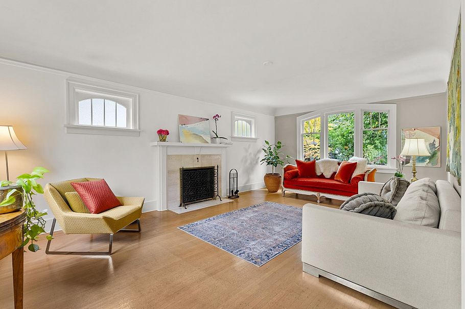 3141 W 39th Avenue Vancouver, BC - 3