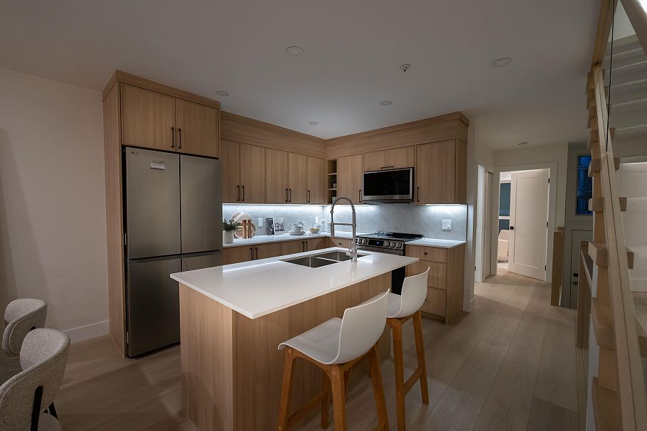 3350 Cobblestone Avenue Vancouver, BC - 8