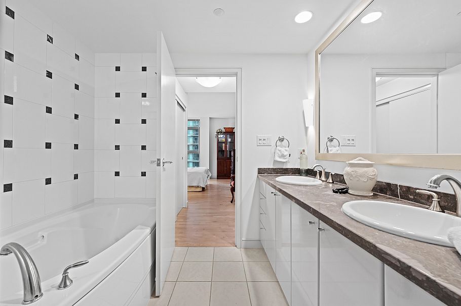 605 1680 Bayshore Drive Vancouver, BC - 15