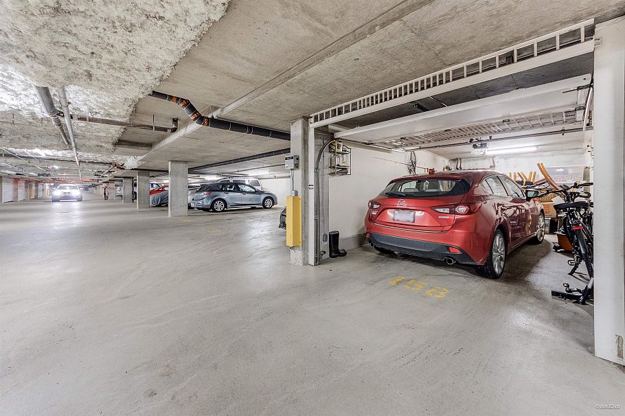 116 3600 Windcrest Drive North Vancouver, BC - 16