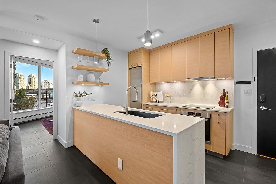 202 689 Abbott Street Vancouver, BC - 11