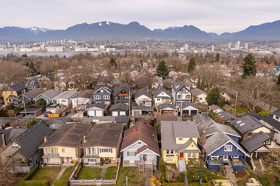 2675 Dundas Street Vancouver, BC - 32