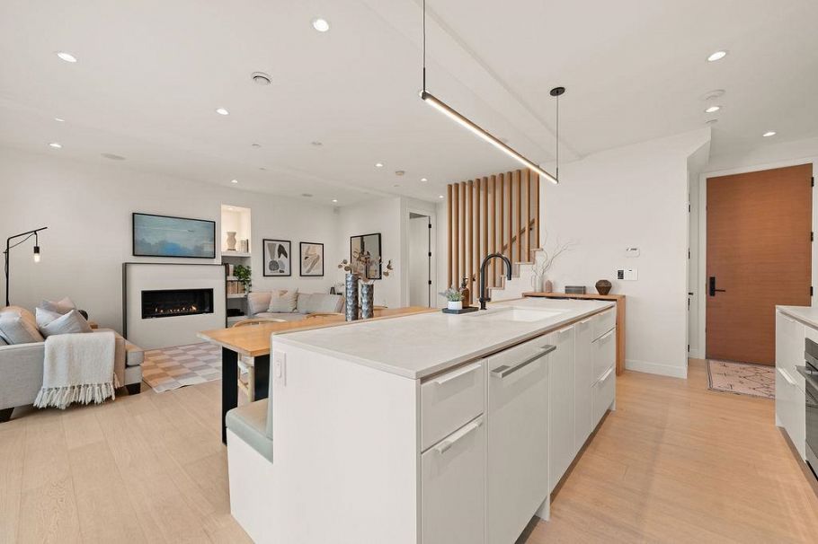 529 E 17th Avenue Vancouver, BC - 9