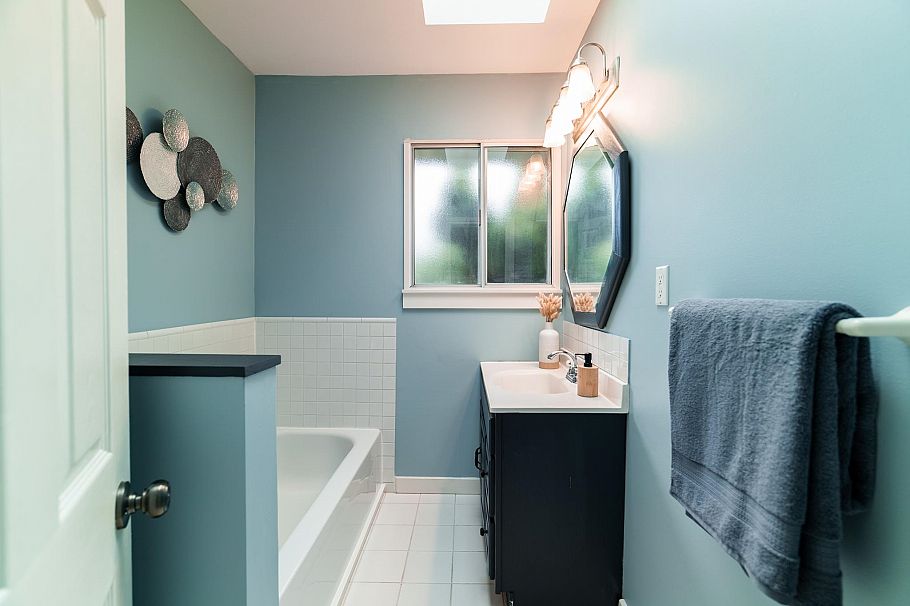 1323 E 29th Street North Vancouver, BC - 23