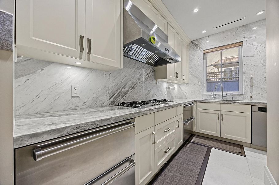 6886 Angus Drive Vancouver, BC - 12