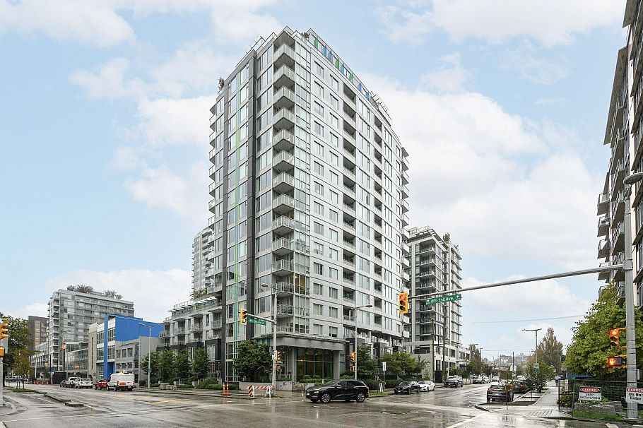 708 1708 Ontario Street Vancouver, BC - 2