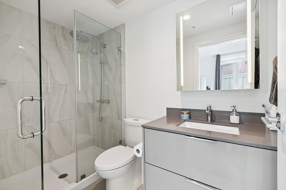 403 1471 Hunter Street North Vancouver, BC - 14