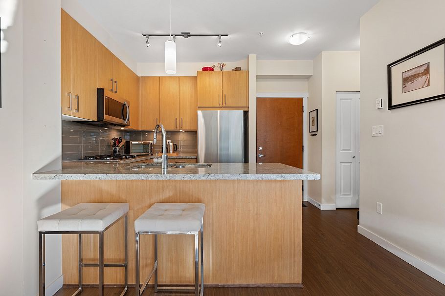 425 119 W 22nd Street North Vancouver, BC - 9