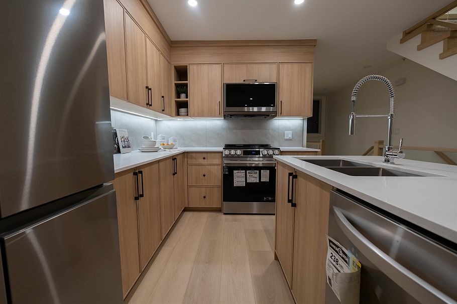 3350 Cobblestone Avenue Vancouver, BC - 10