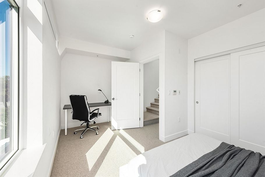 561 W 29th Avenue Vancouver, BC - 19