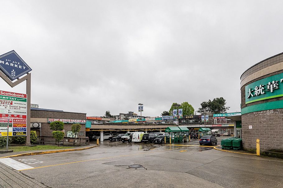 2740 E 2nd Avenue Vancouver, BC - 26