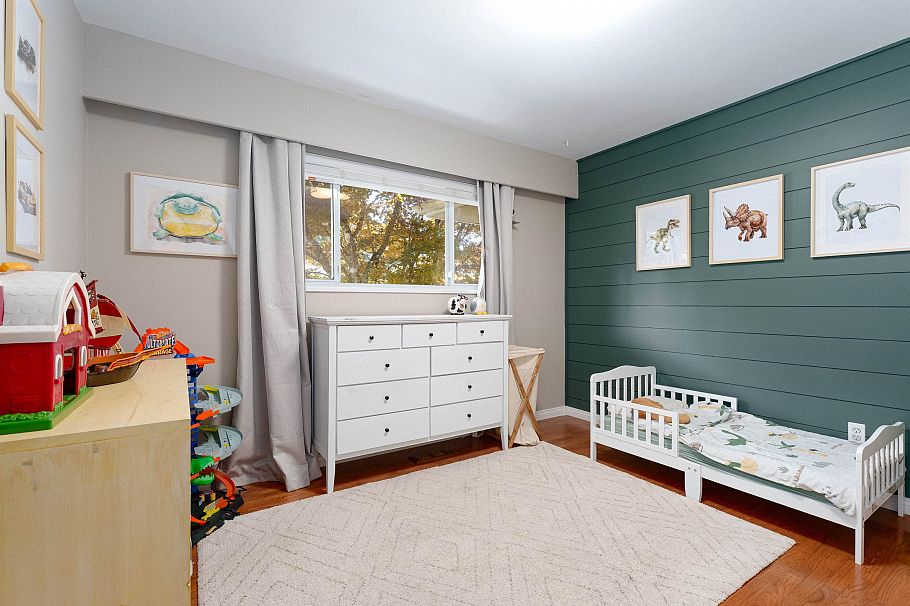 799 Plymouth Drive North Vancouver, BC - 25