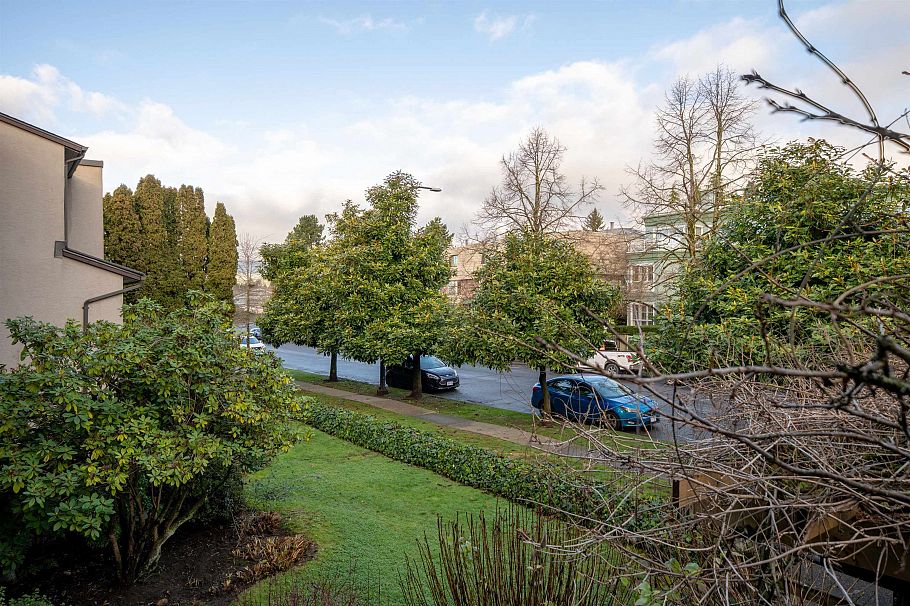 215 251 W 4th Street North Vancouver, BC - 19