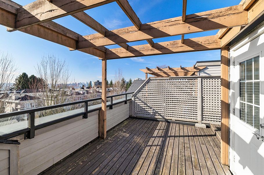 1117 St. Andrews Avenue North Vancouver, BC - 22