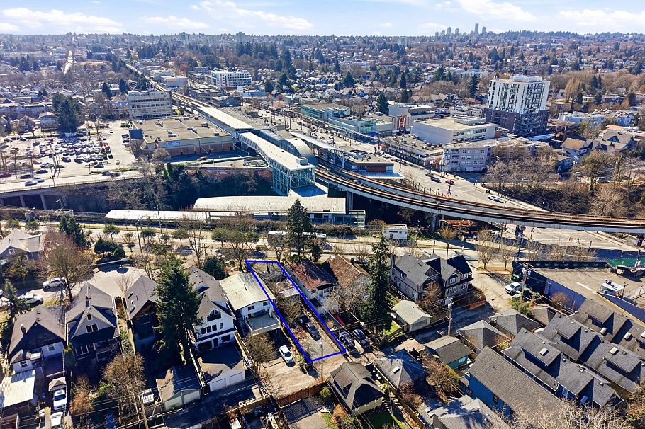 1757 E 8th Avenue Vancouver, BC - 9