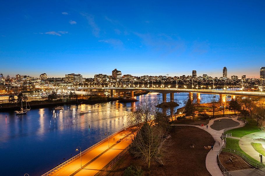 903 8 Smithe Mews Vancouver, BC - 35