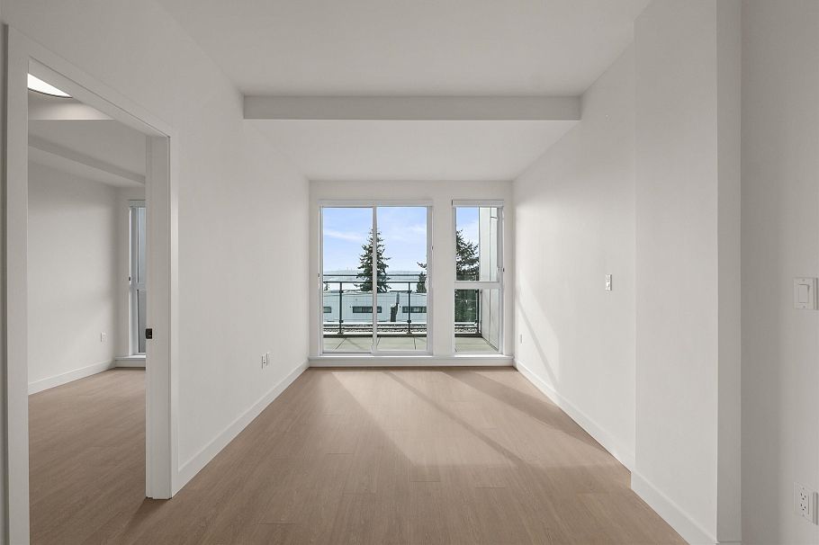 553 422 E 3rd Street North Vancouver, BC - 5