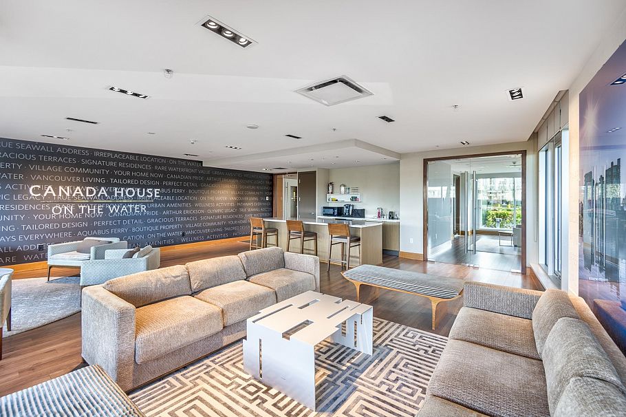 504 181 Athletes Way Vancouver, BC - 35