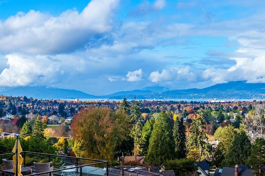 1987 W 35th Avenue Vancouver, BC - 1