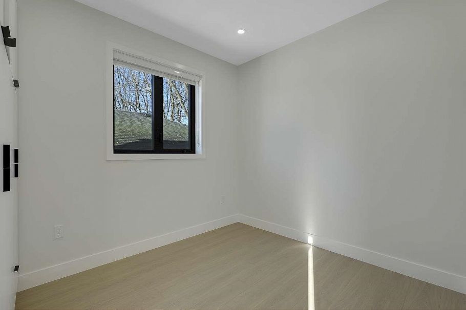 2 3558 Turner Street Vancouver, BC - 11