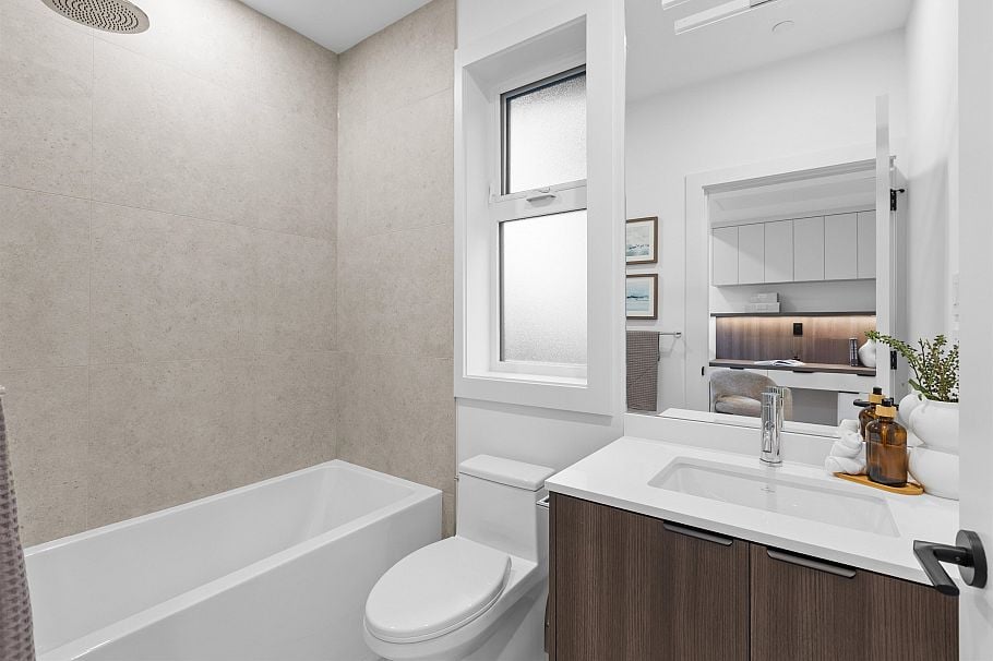 2609 Dundas Street Vancouver, BC - 8