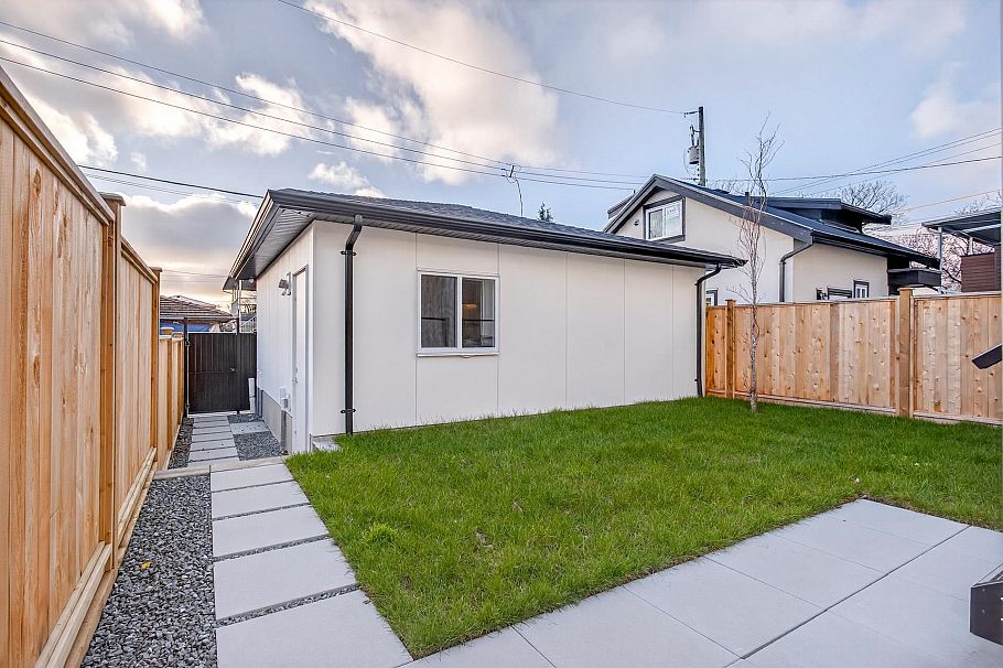 2 6933 Prince Edward Street Vancouver, BC - 36