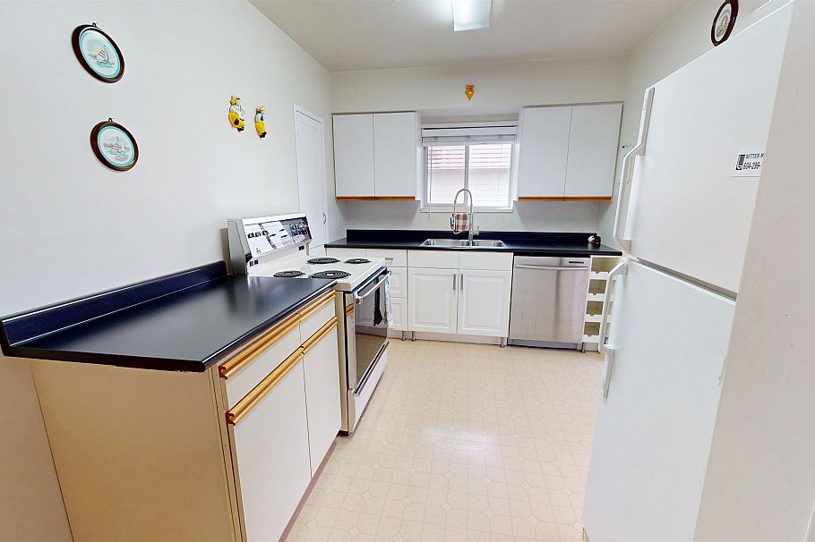 1641 E 37th Avenue Vancouver, BC - 6