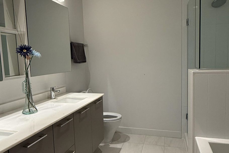 2405 8031 Nunavut Lane Vancouver, BC - 5