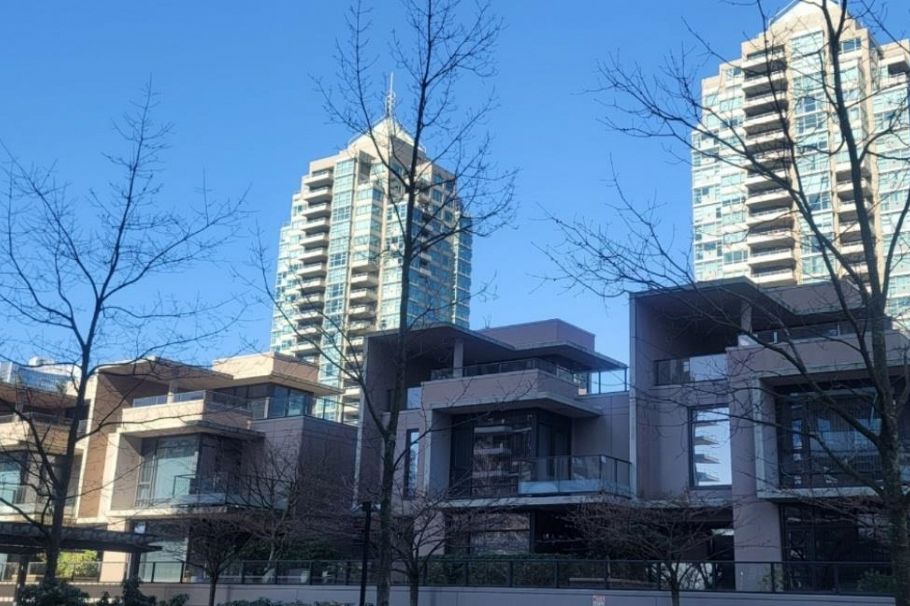 TH2 2077 Rosser Avenue Burnaby, BC - 39