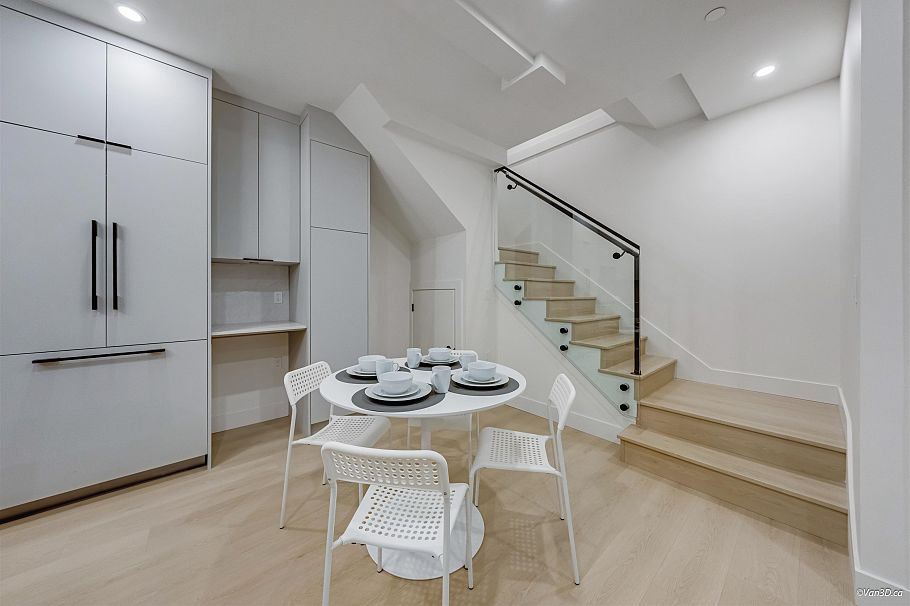 3 6730 Heather Street Vancouver, BC - 6