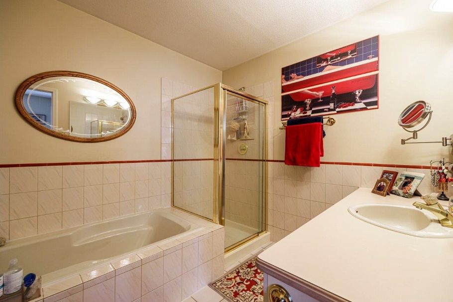 2 261 W 16th Street North Vancouver, BC - 21