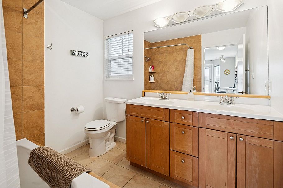 506 Tempe Crescent North Vancouver, BC - 23